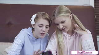 Vicfratinojn filmo video masturbándose kun ludila kiam vicpatro kaptas ilin.Ili donas al li bj kaj la petite teen vicfilino estas fucked kiel shes toyed Vicfratinojn filmo video masturbándose kun ludila kiam vicpatro kaptas ilin.Ili donas al li bj kaj la petite teen vicfilino estas fucked kiel shes toyed